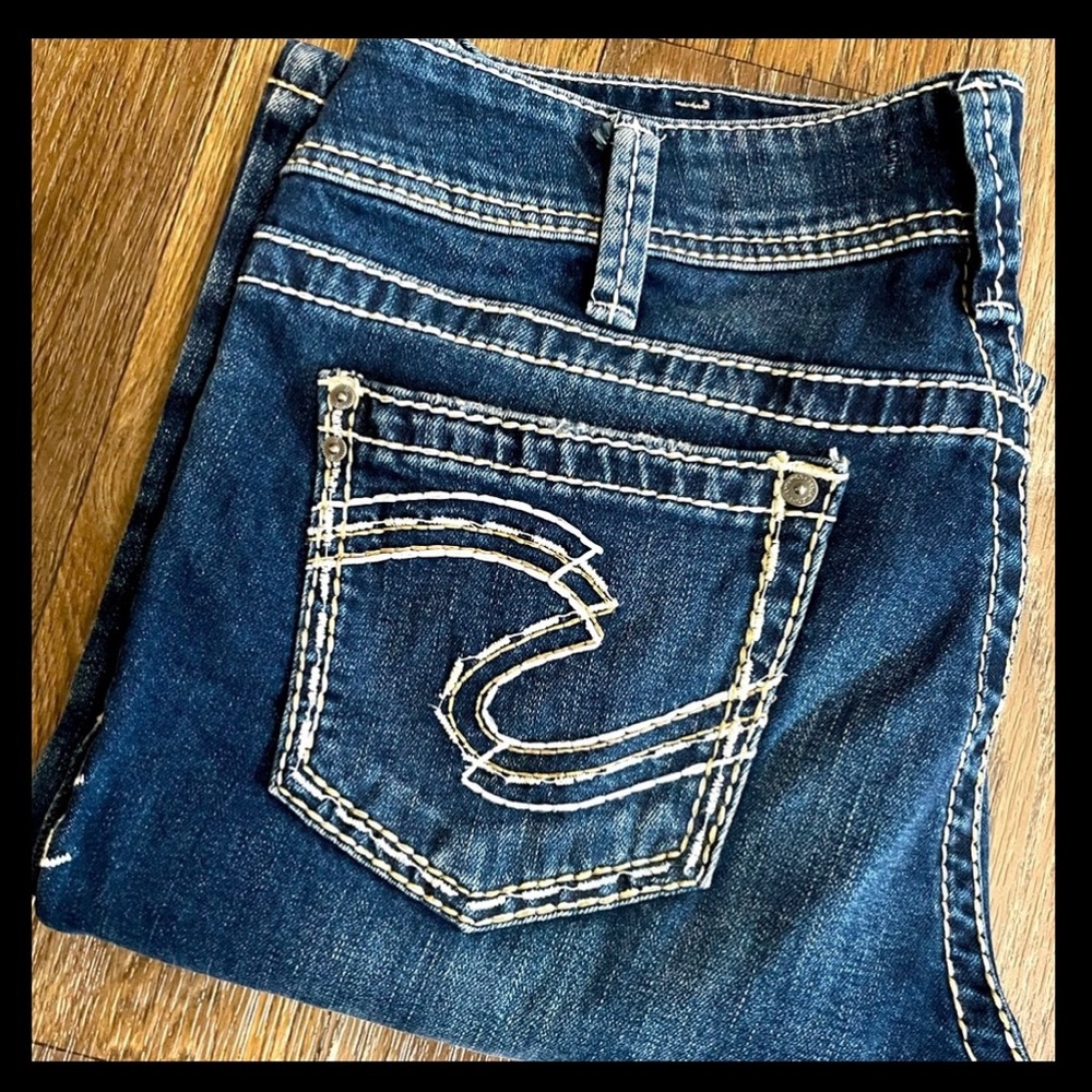 NWOT!! Womens Silver Jeans.